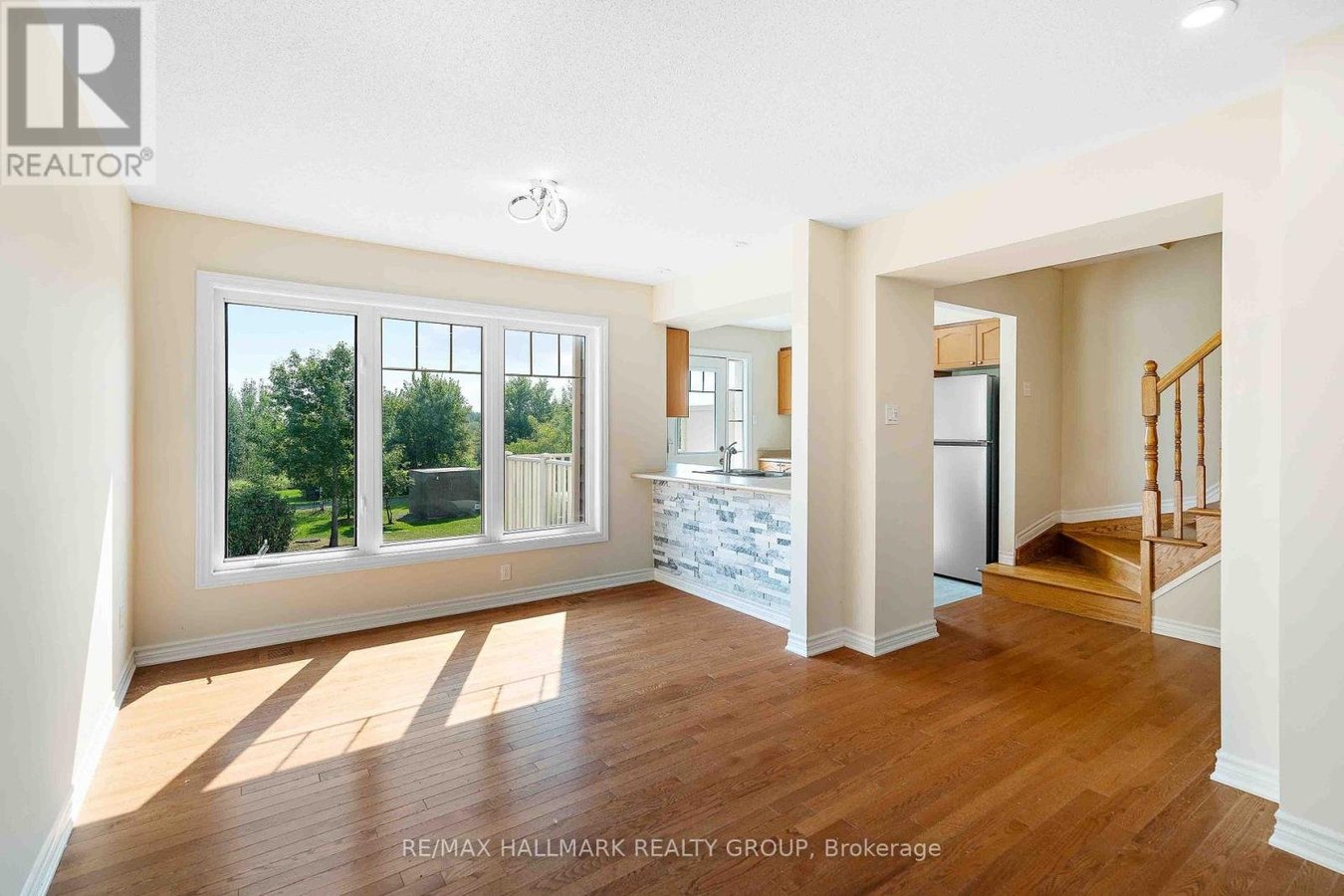 164 SUNSHINE CRESCENT - Photo 13