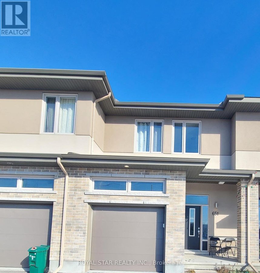 651 GABRIOLA WAY - Photo 1