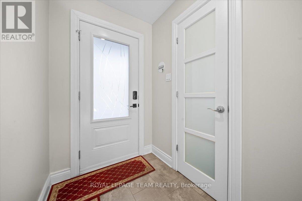 1 PETERSON PLACE - Photo 3