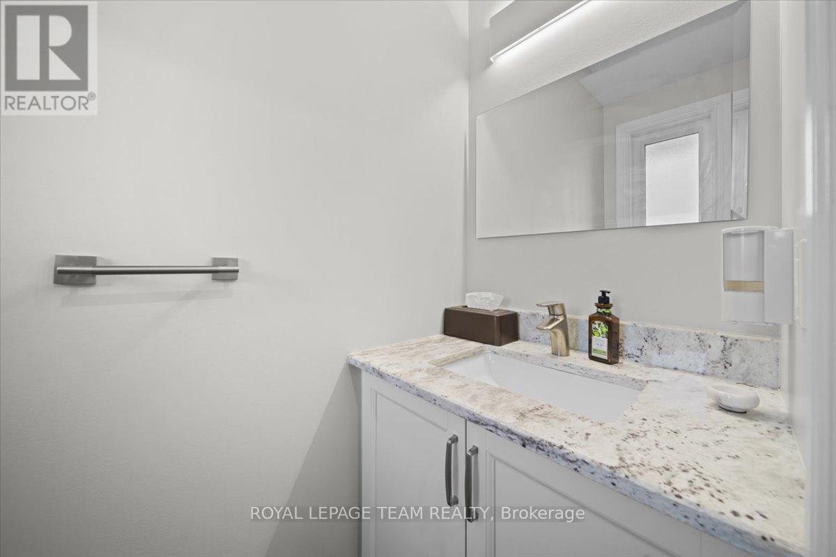 1 PETERSON PLACE - Photo 5
