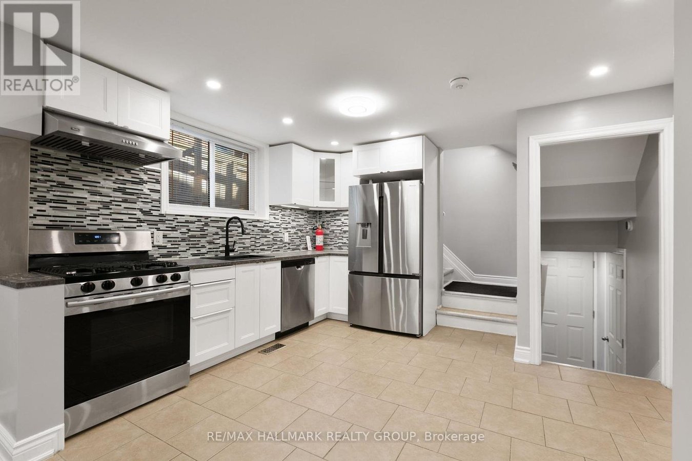 UNIT B - 1135 MAITLAND AVENUE - Photo 8