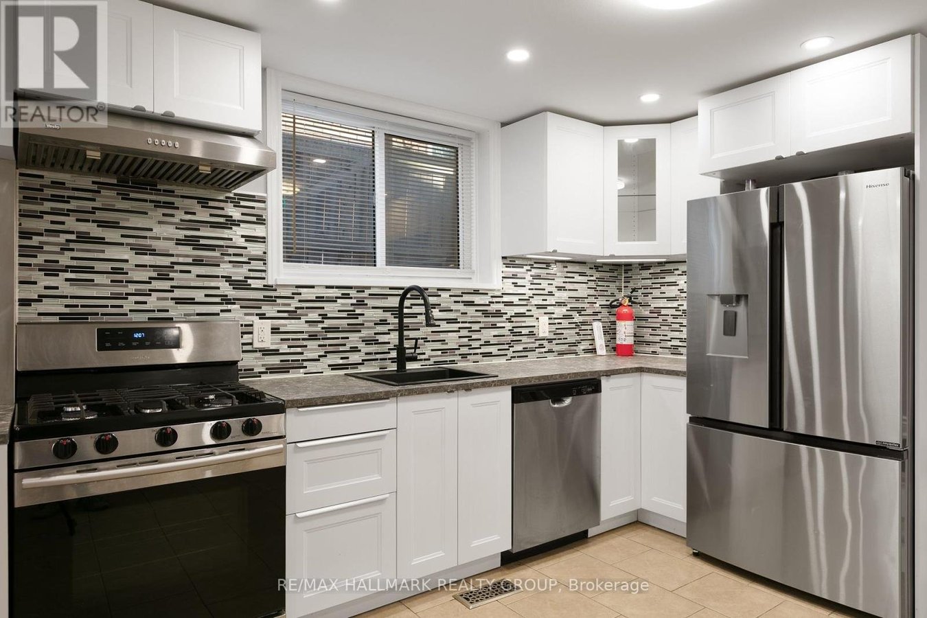 UNIT B - 1135 MAITLAND AVENUE - Photo 9