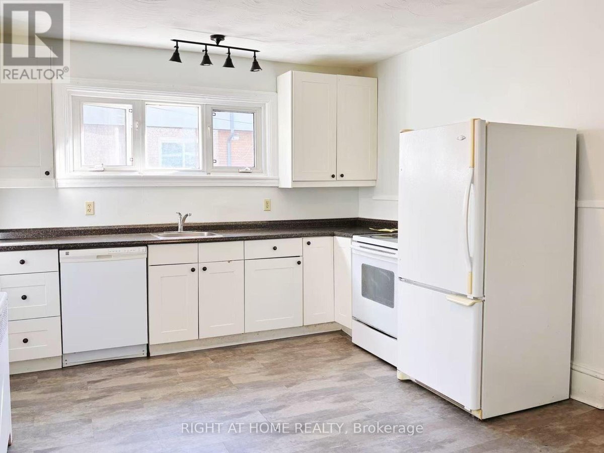 1 - 367 DOMINION AVENUE - Photo 2