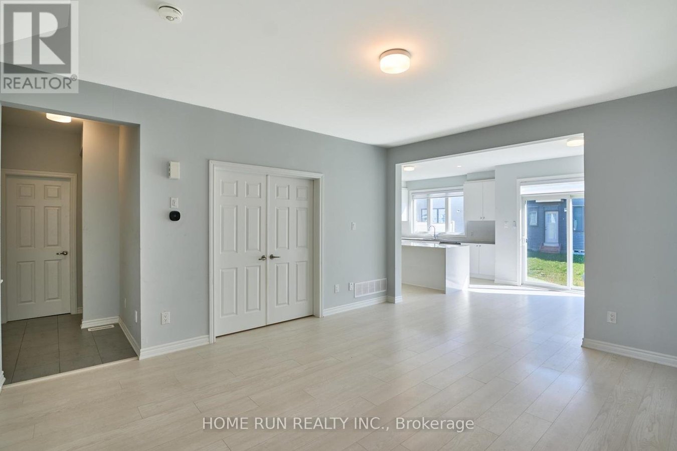 761 DERREEN AVENUE - Photo 8