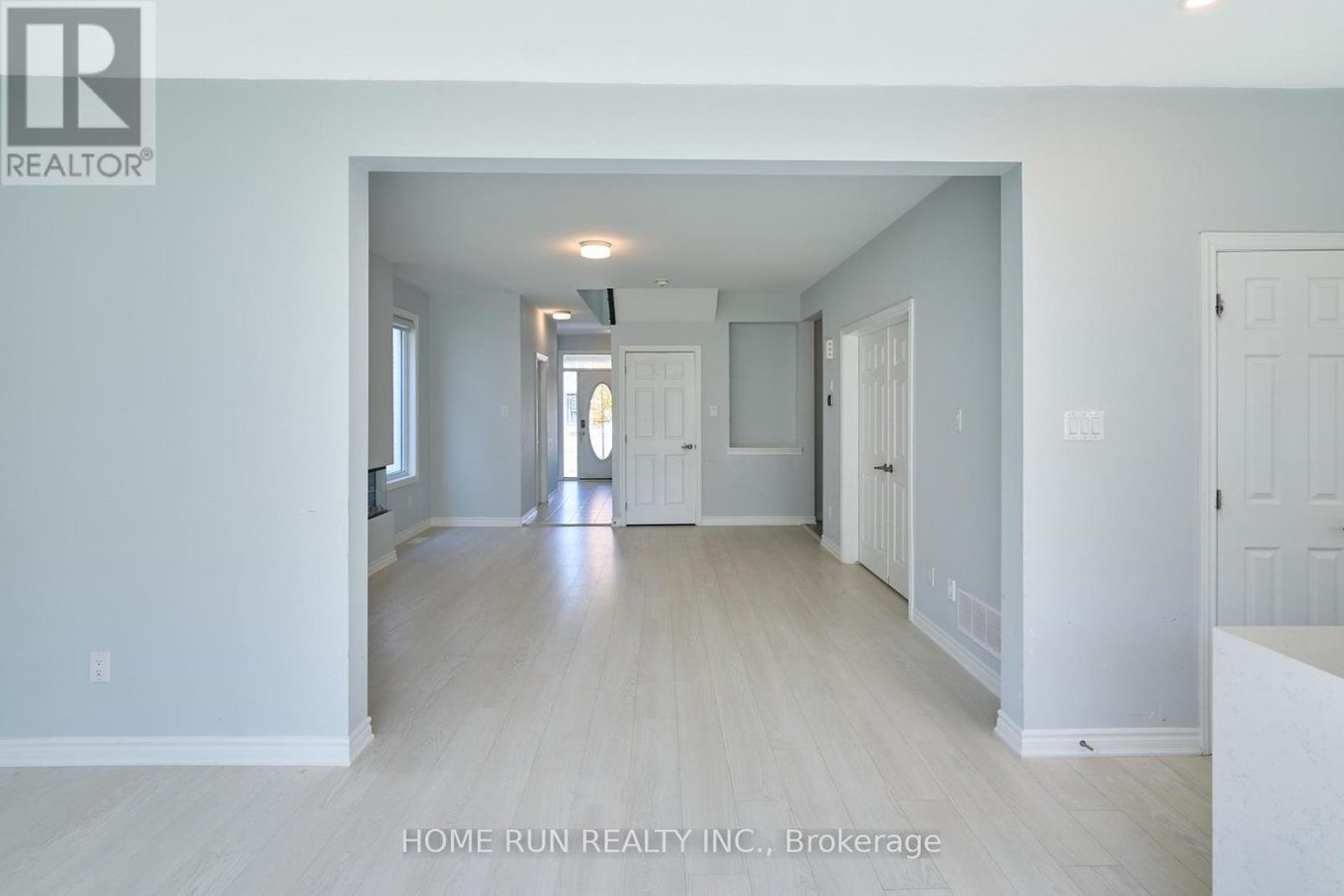 761 DERREEN AVENUE - Photo 9
