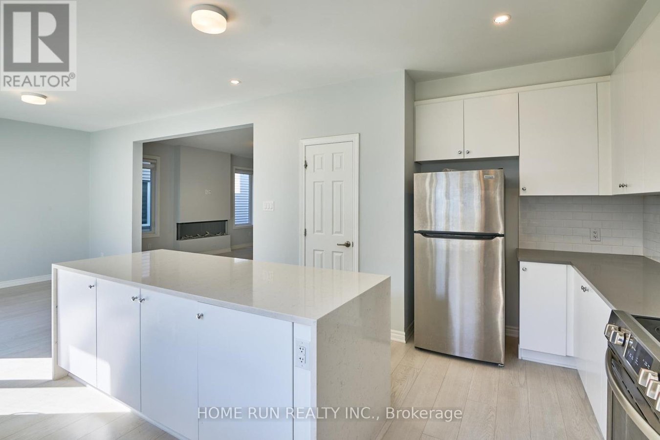761 DERREEN AVENUE - Photo 12