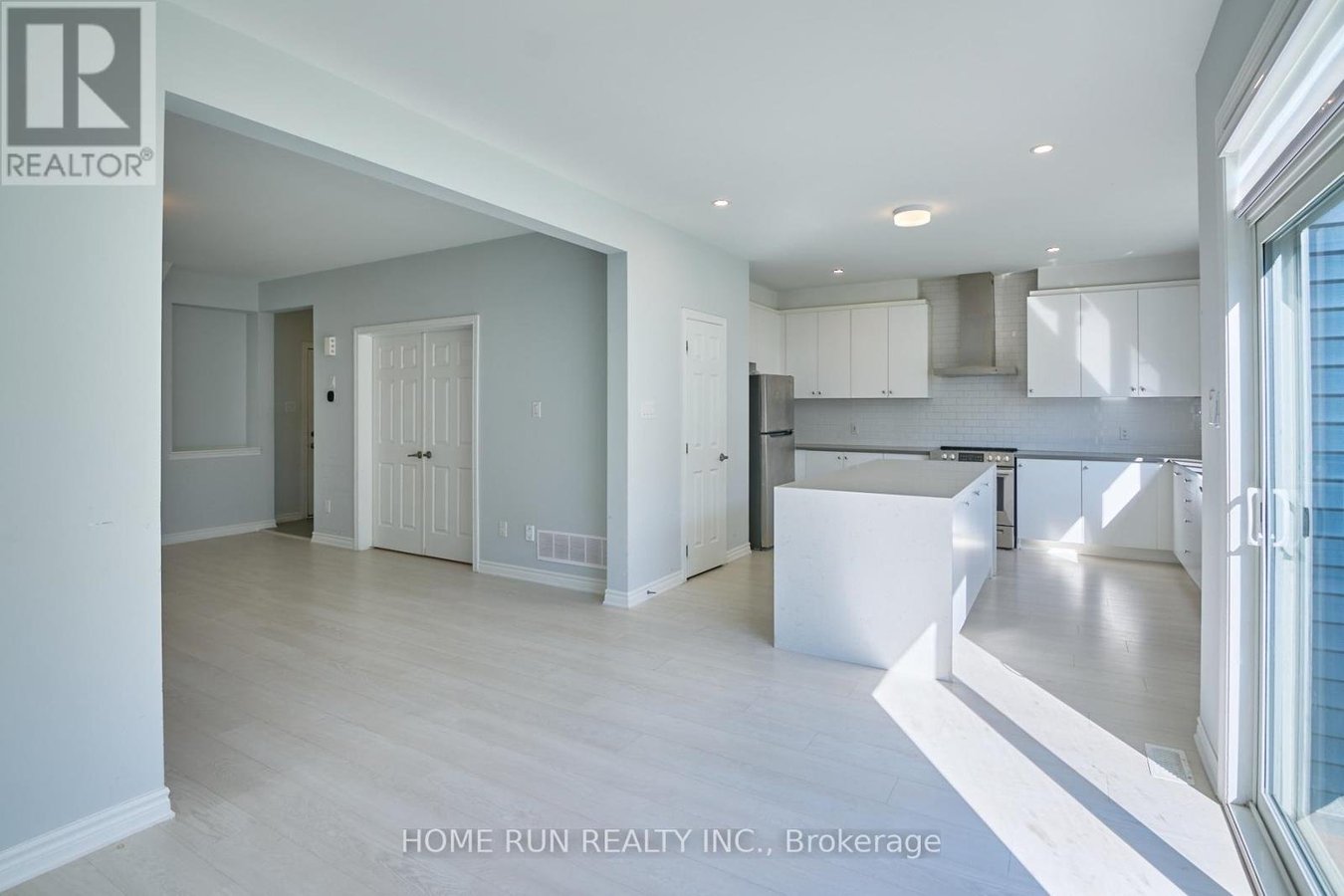 761 DERREEN AVENUE - Photo 14