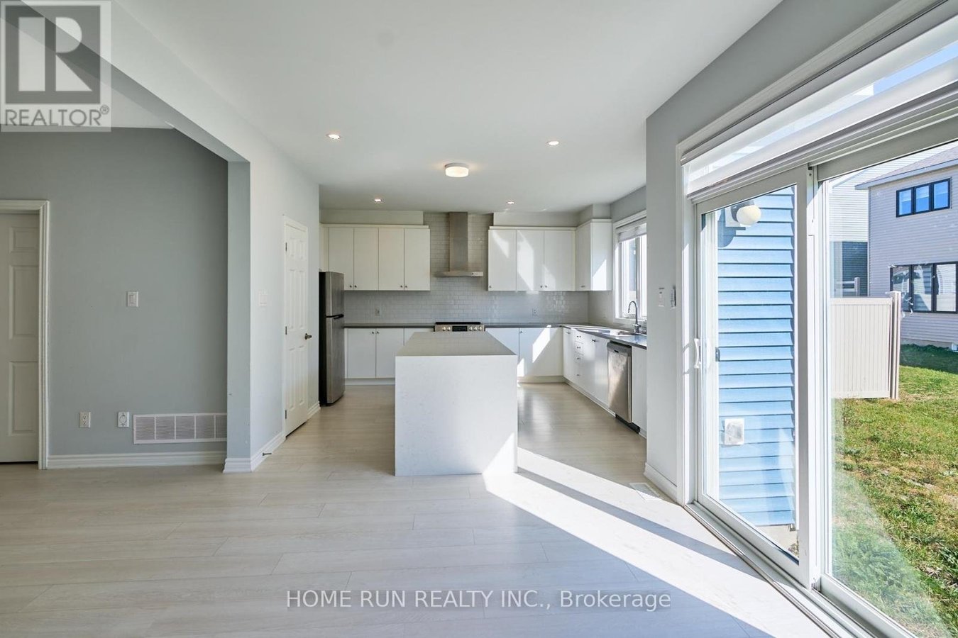 761 DERREEN AVENUE - Photo 15