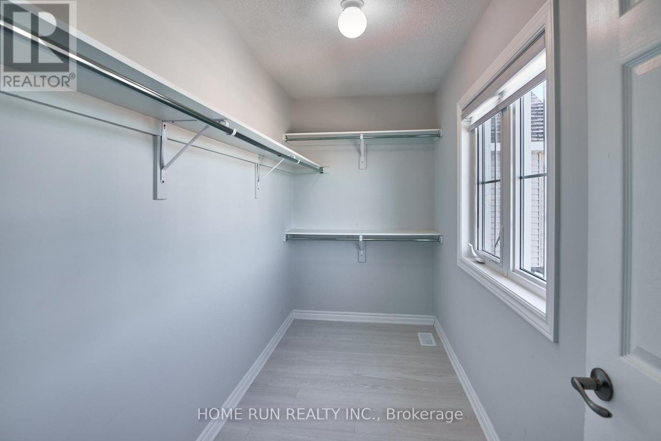 761 DERREEN AVENUE - Photo 23