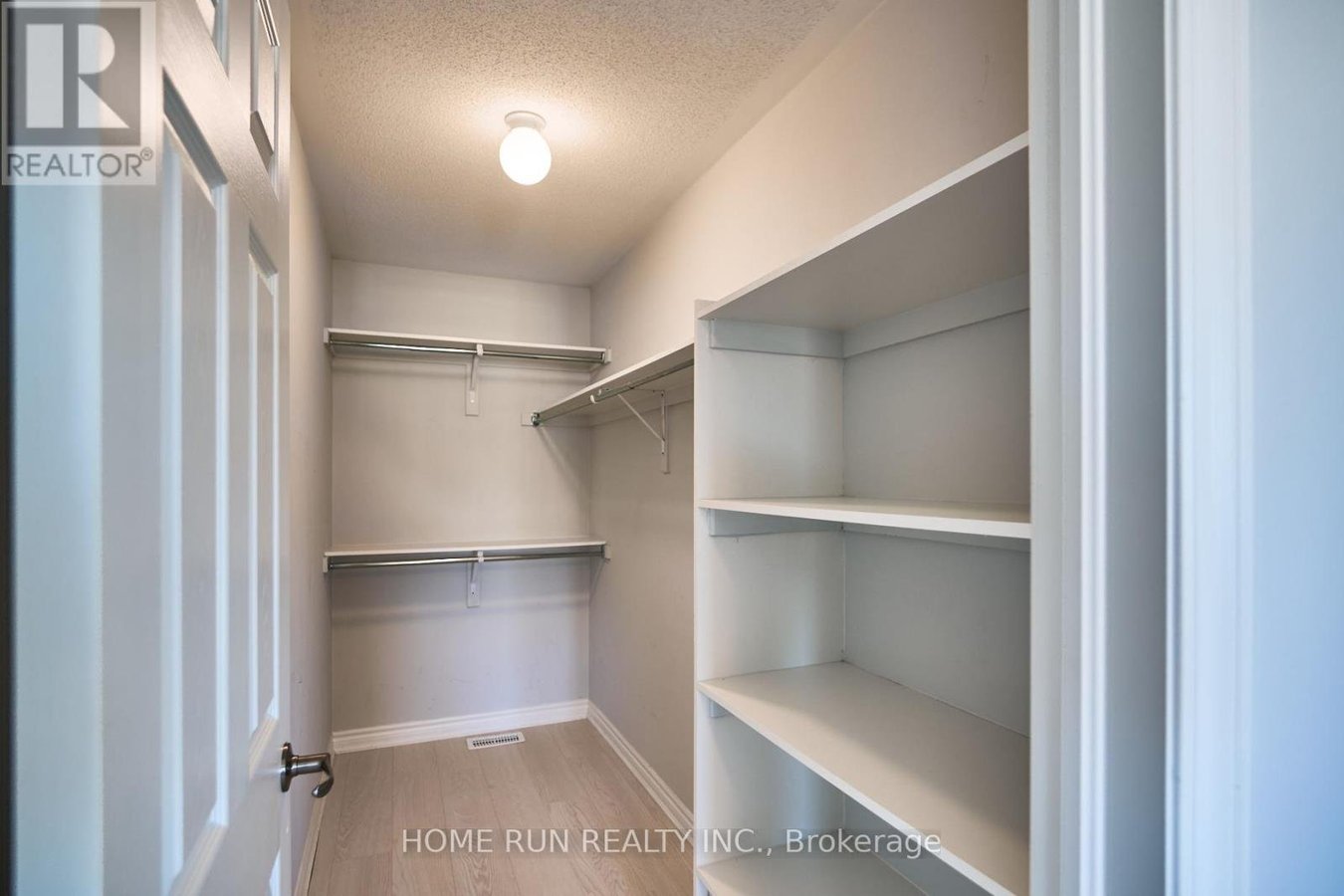 761 DERREEN AVENUE - Photo 24