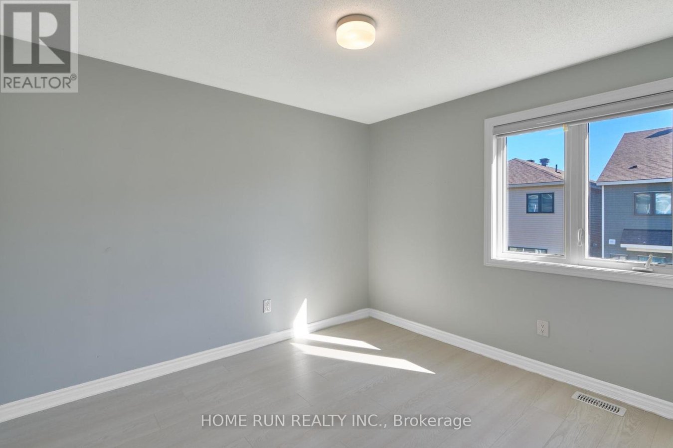 761 DERREEN AVENUE - Photo 26