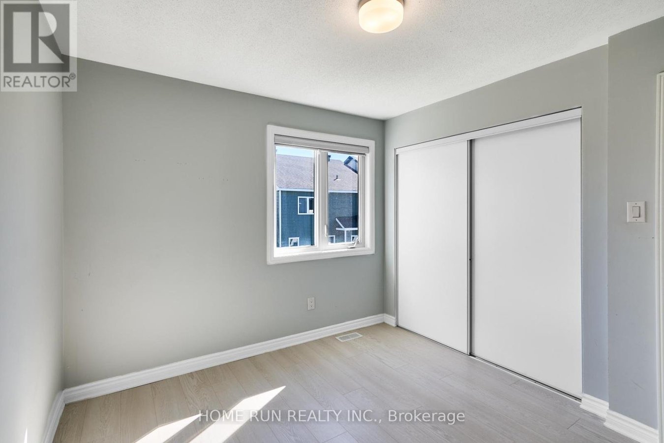 761 DERREEN AVENUE - Photo 27