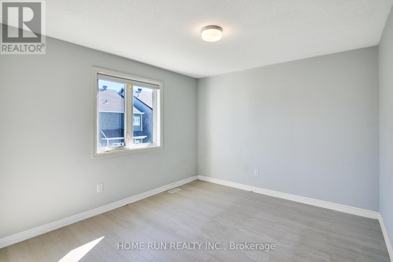 761 DERREEN AVENUE - Photo 28