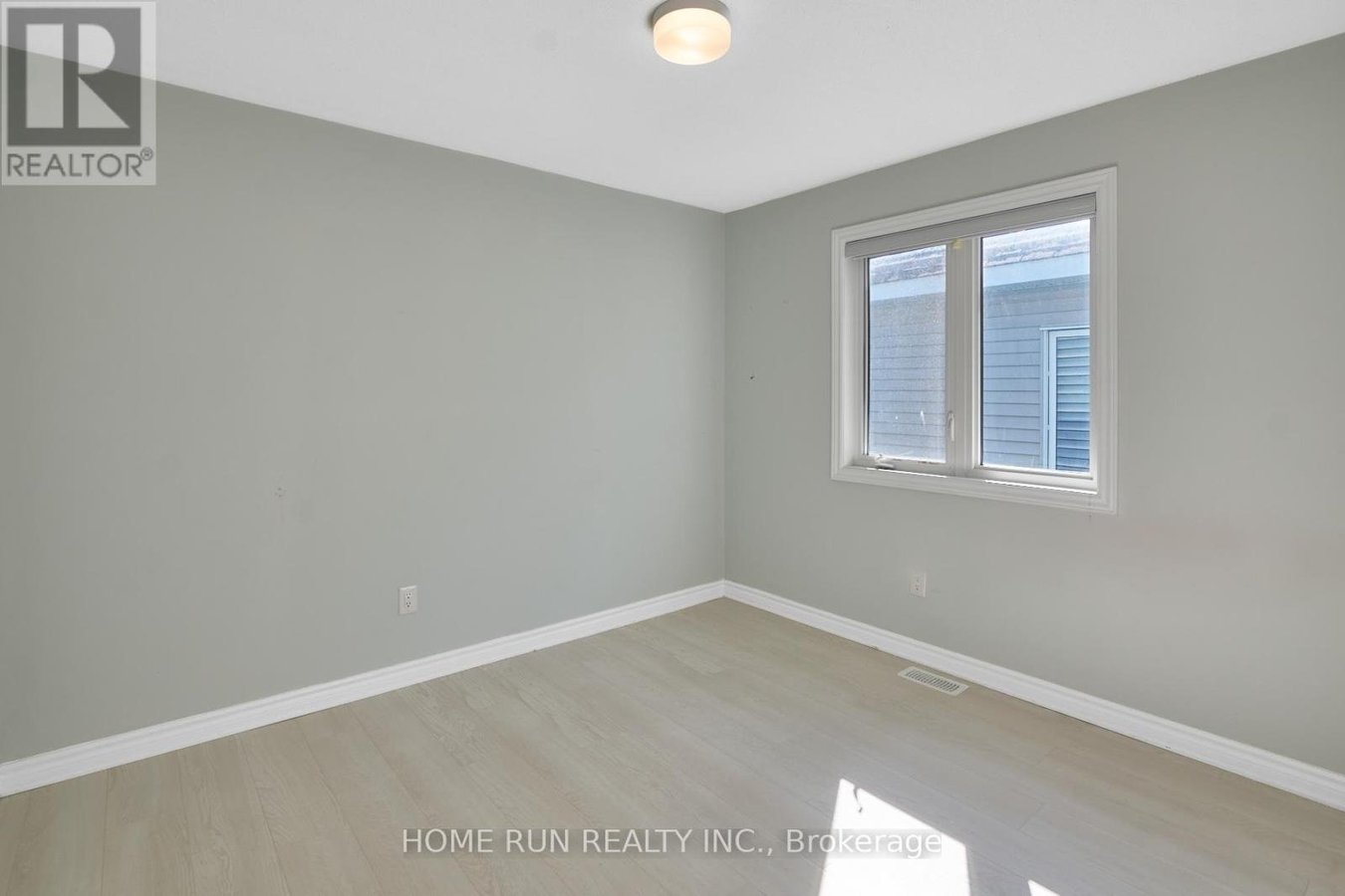 761 DERREEN AVENUE - Photo 30