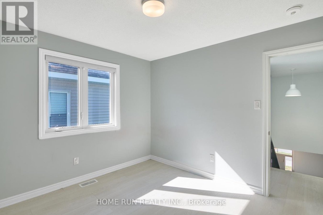 761 DERREEN AVENUE - Photo 31