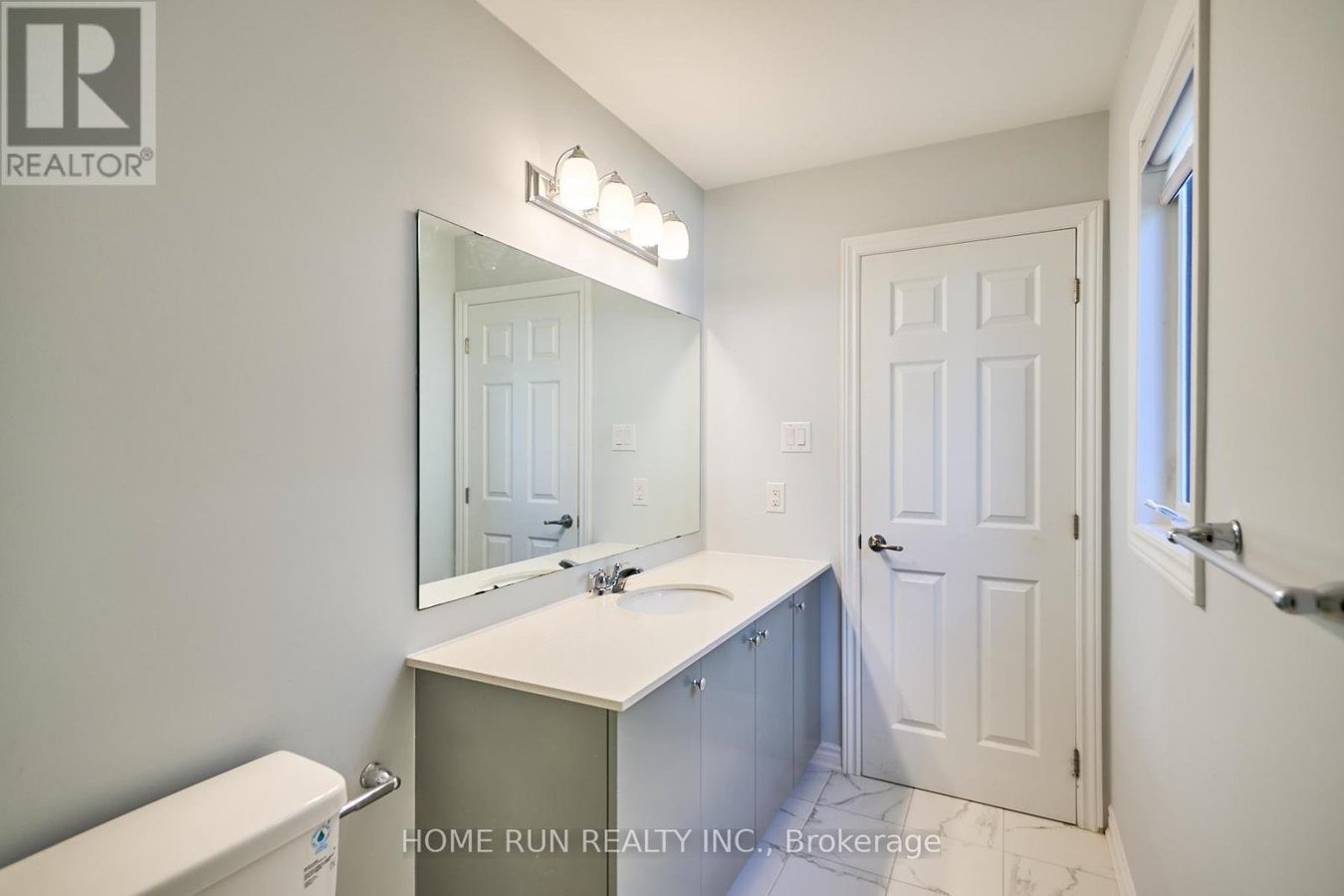 761 DERREEN AVENUE - Photo 34