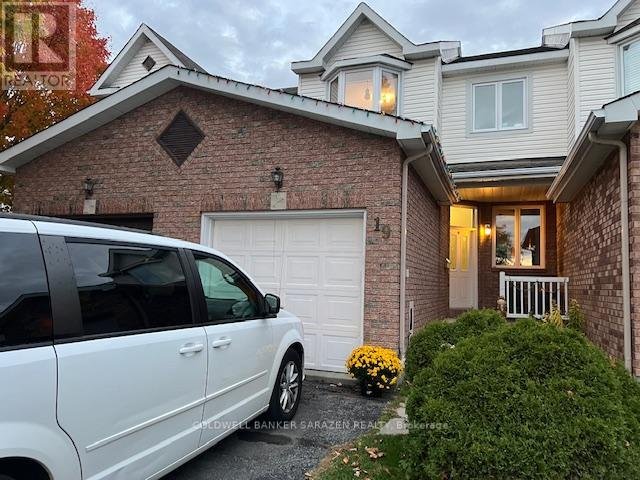 19 ASTORIA CRESCENT W - Photo 1