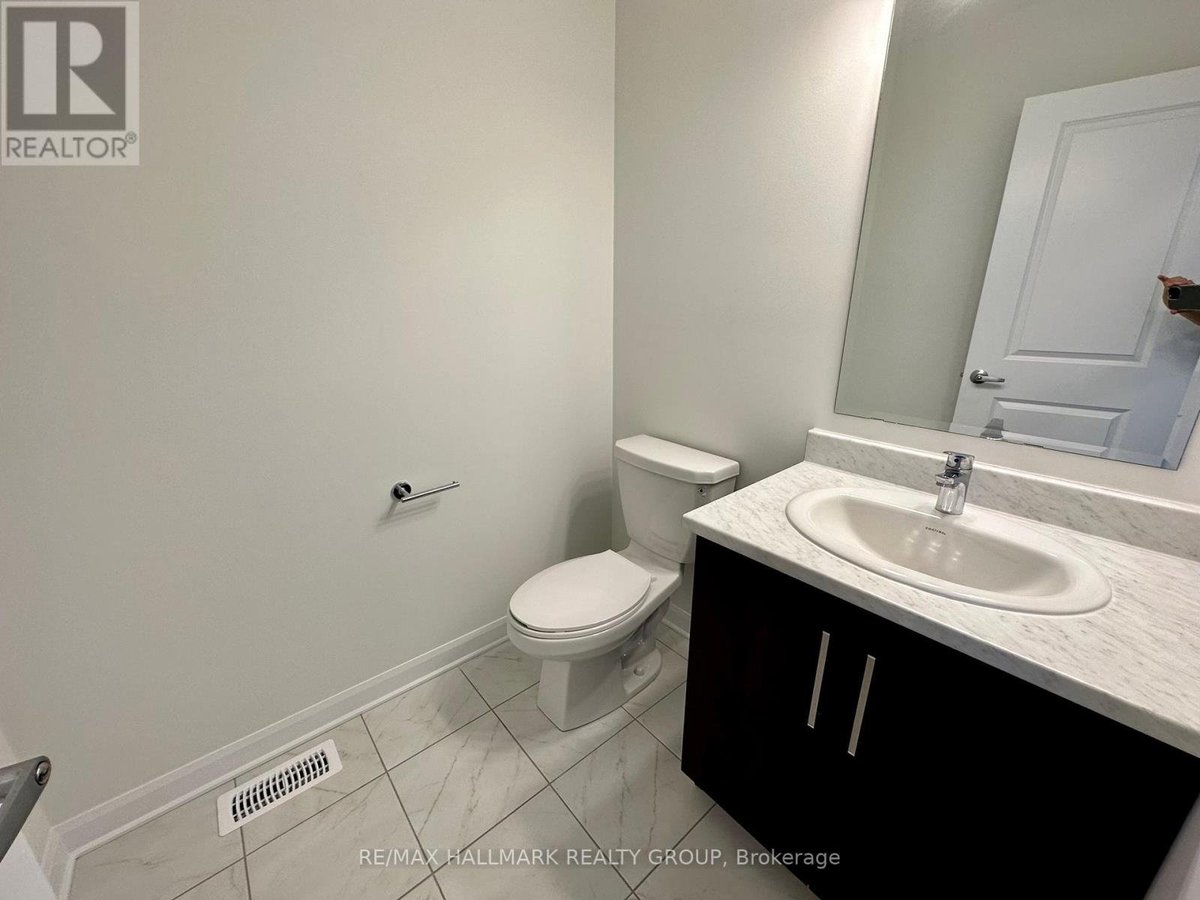 588 LILITH STREET - Photo 3