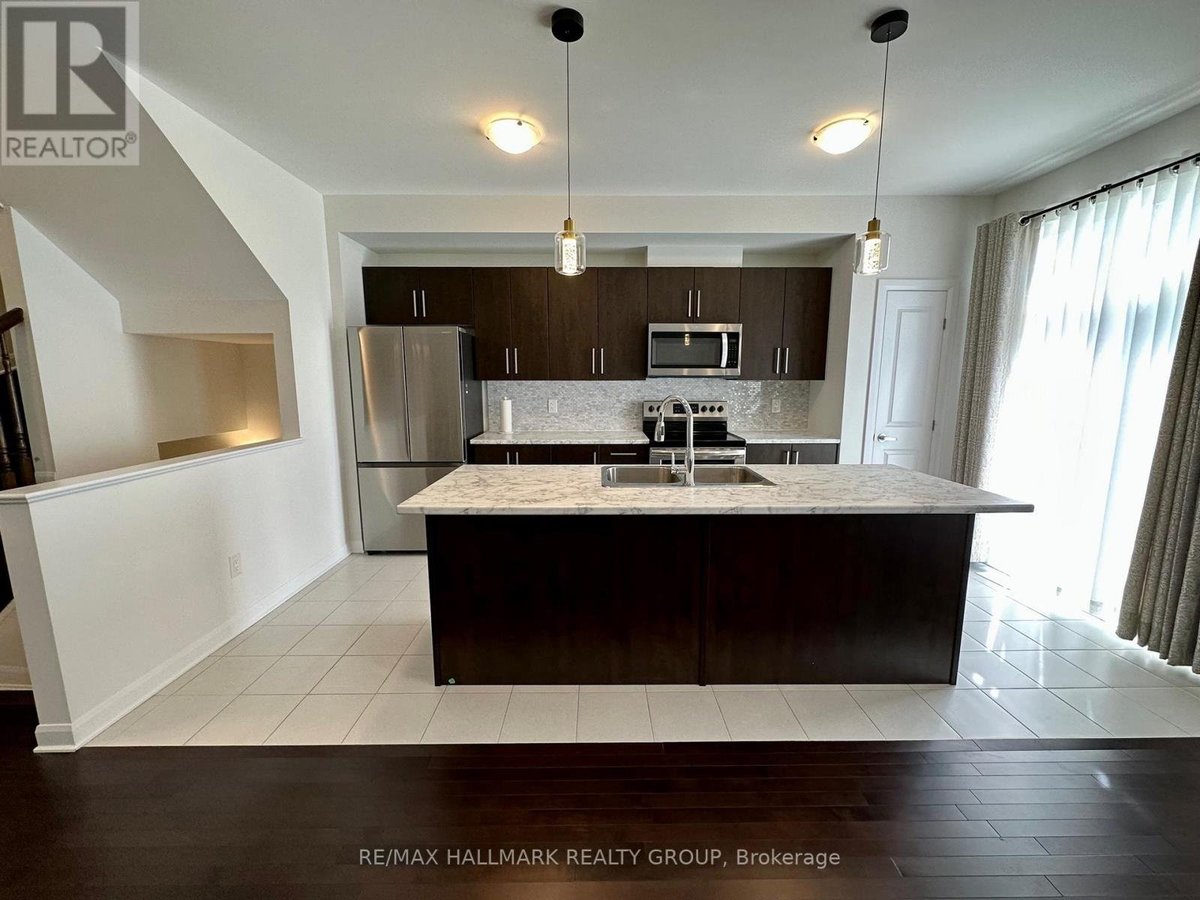 588 LILITH STREET - Photo 5