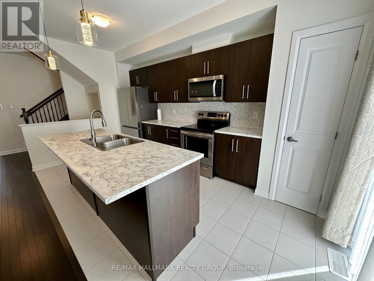 588 LILITH STREET - Photo 6