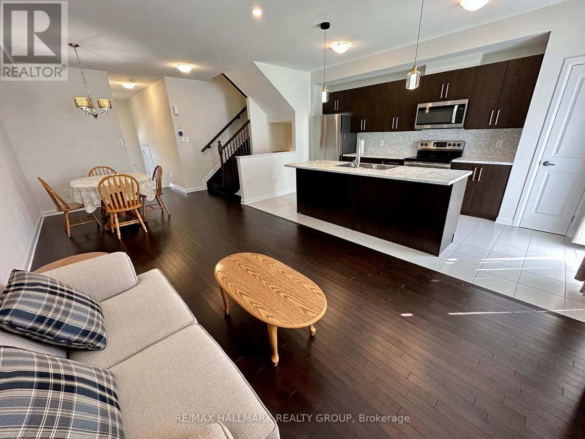 588 LILITH STREET - Photo 7