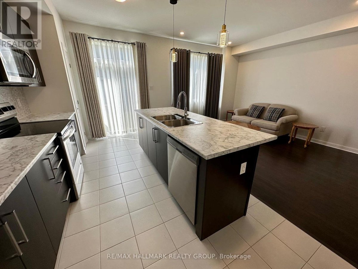 588 LILITH STREET - Photo 10