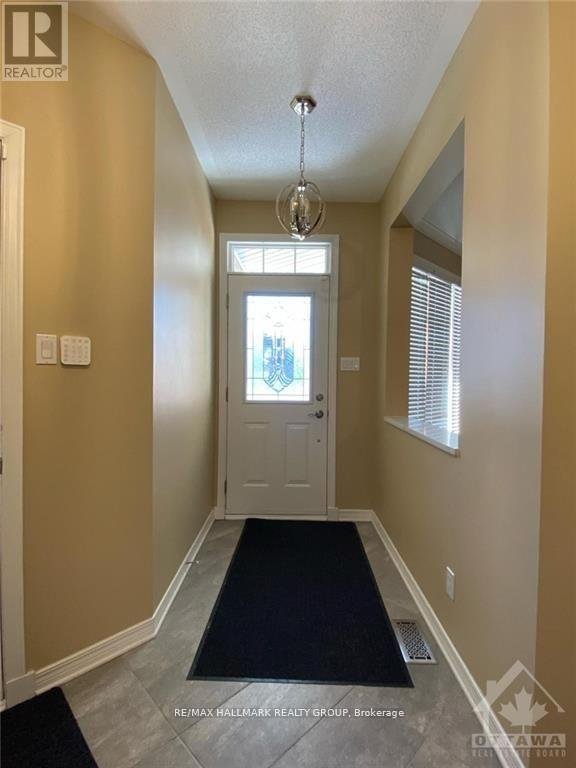50 BELLINGHAM PLACE - Photo 3