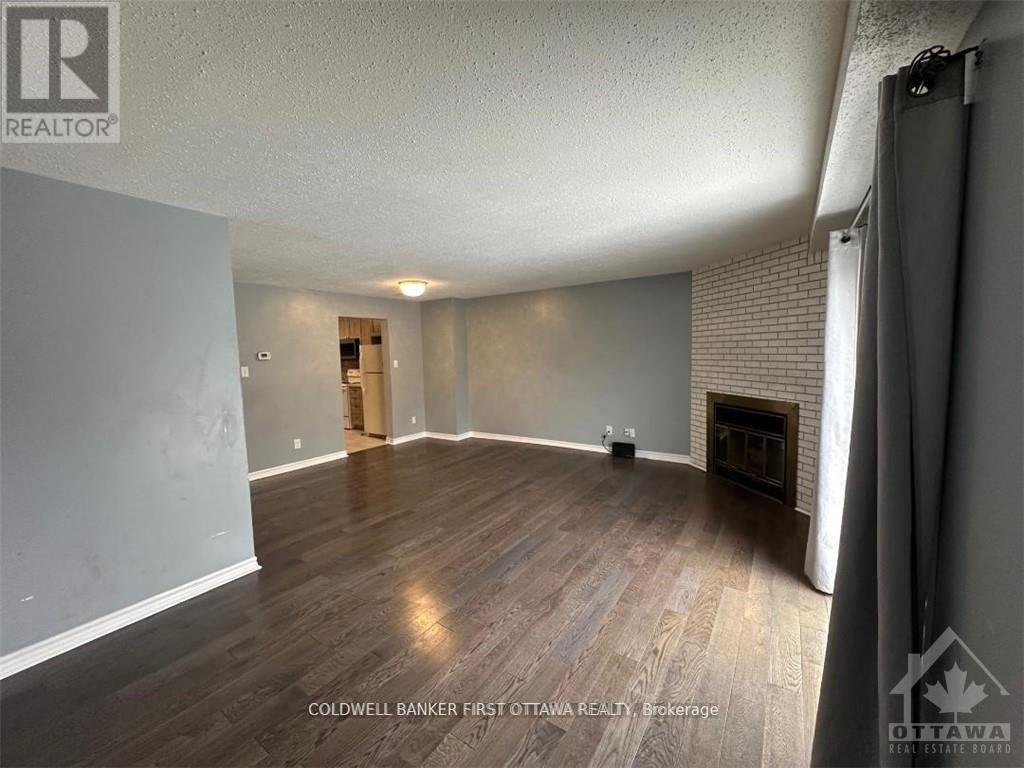 68 BURLINGTON CRESCENT - Photo 5
