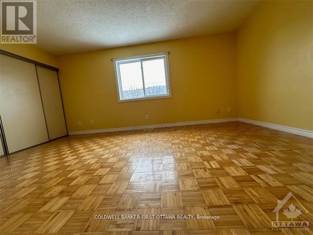 68 BURLINGTON CRESCENT - Photo 8