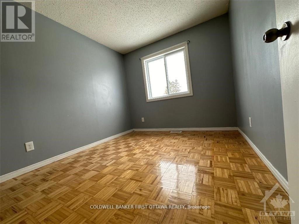 68 BURLINGTON CRESCENT - Photo 11
