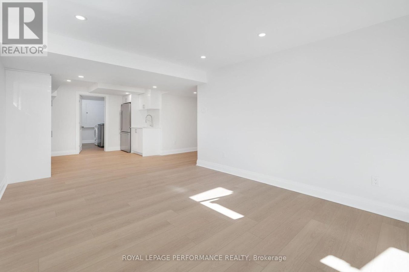 1820 APPLEFORD STREET - Photo 5