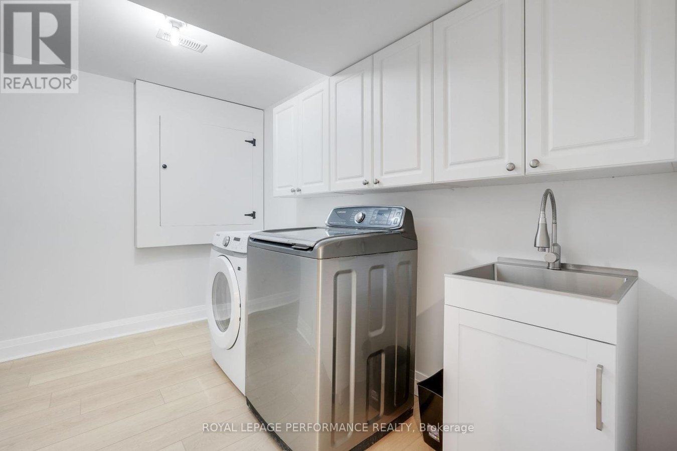 1820 APPLEFORD STREET - Photo 6