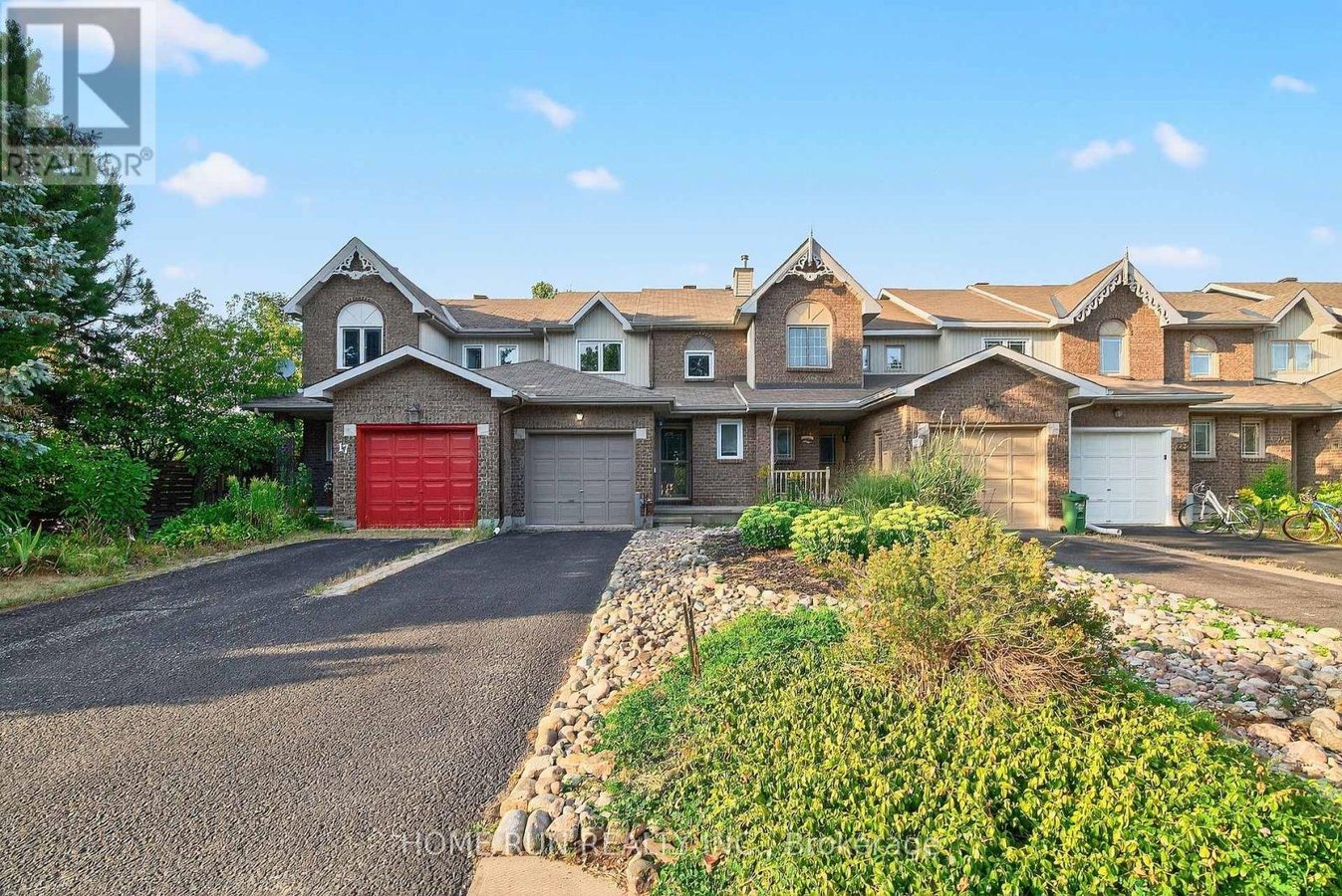 19 HARRINGTON COURT - Photo 2
