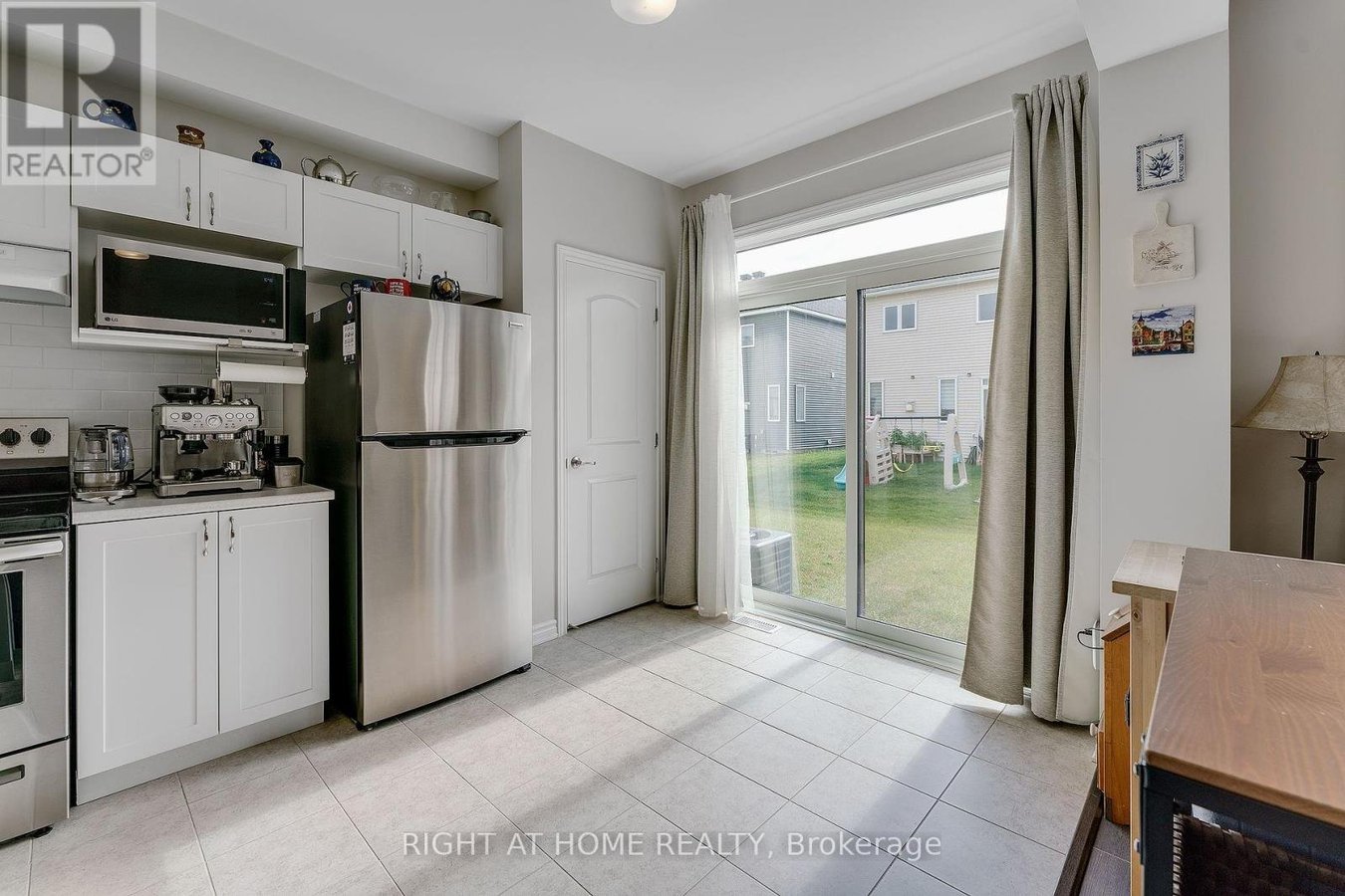715 DERREEN AVENUE - Photo 14