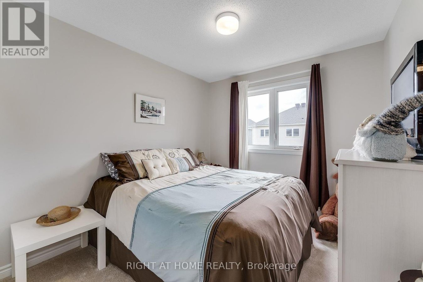 715 DERREEN AVENUE - Photo 23