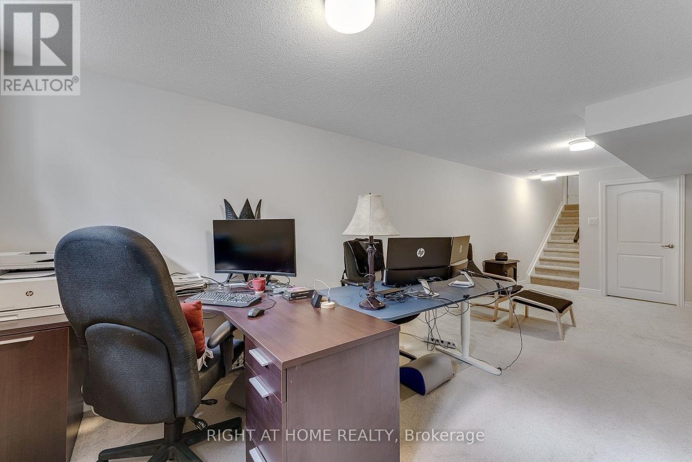 715 DERREEN AVENUE - Photo 30