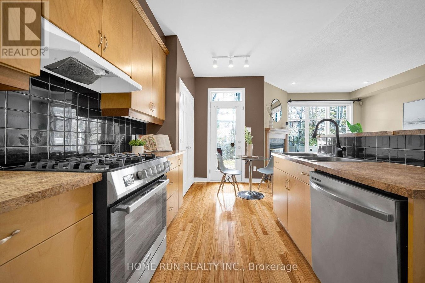 517 DEVONWOOD CIRCLE - Photo 18