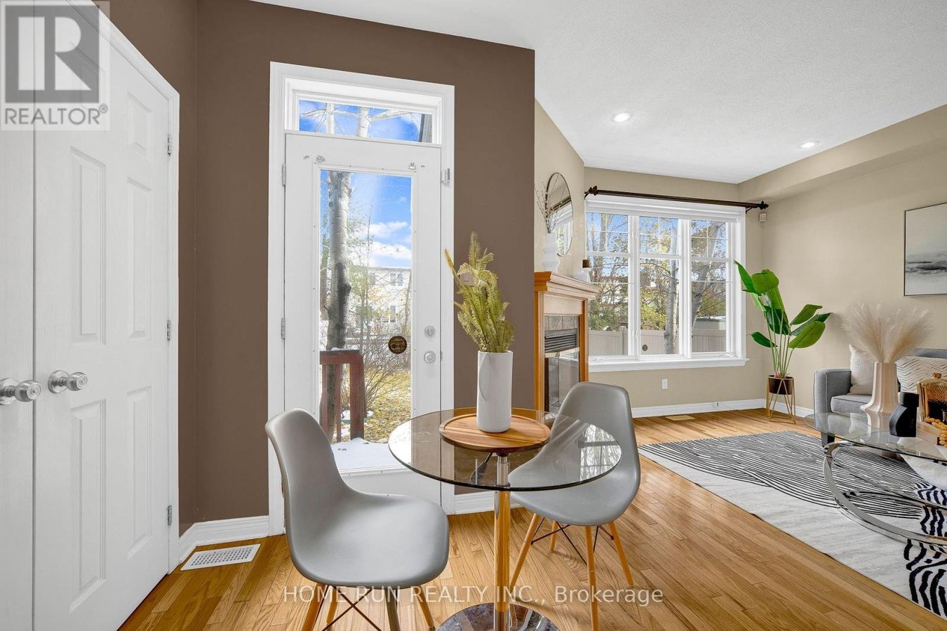 517 DEVONWOOD CIRCLE - Photo 25