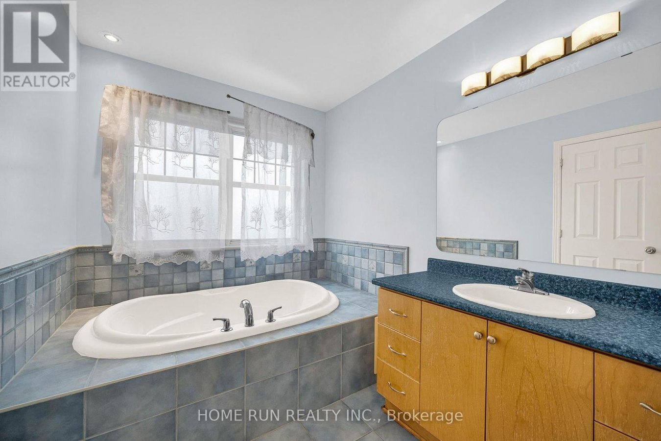 517 DEVONWOOD CIRCLE - Photo 28