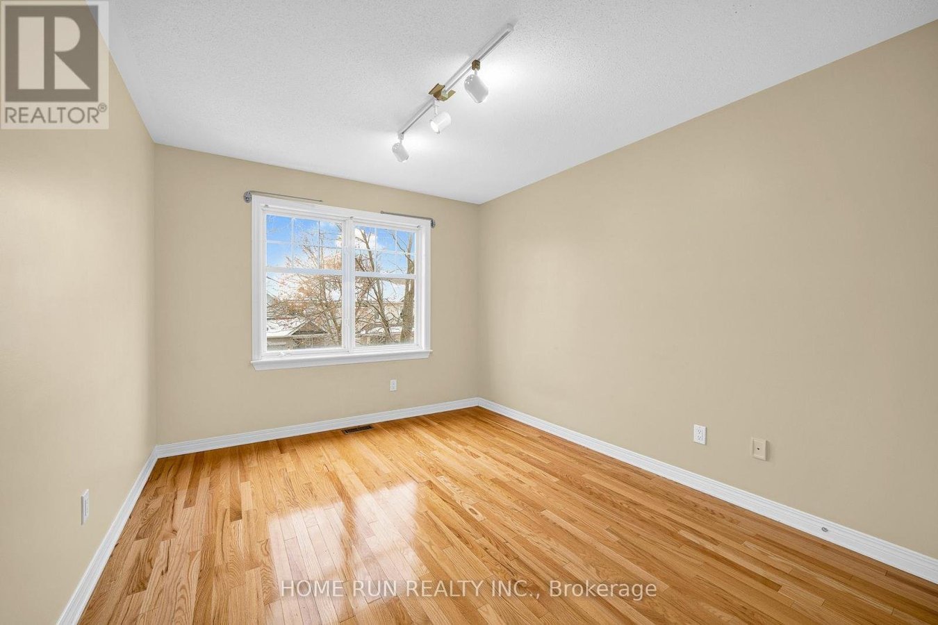 517 DEVONWOOD CIRCLE - Photo 32