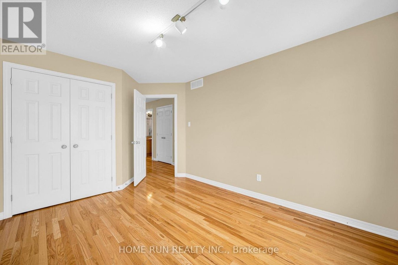517 DEVONWOOD CIRCLE - Photo 33