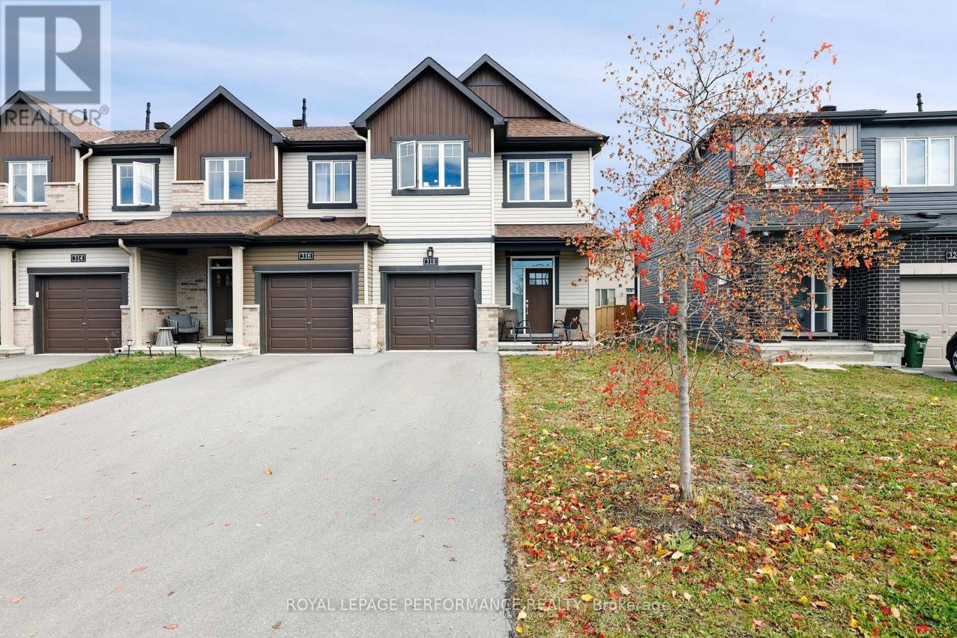 318 GUPPY GROVE - Photo 2