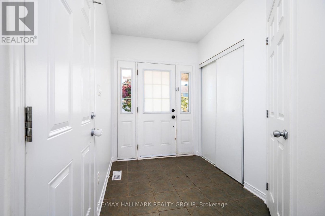 306 TABARET STREET - Photo 3