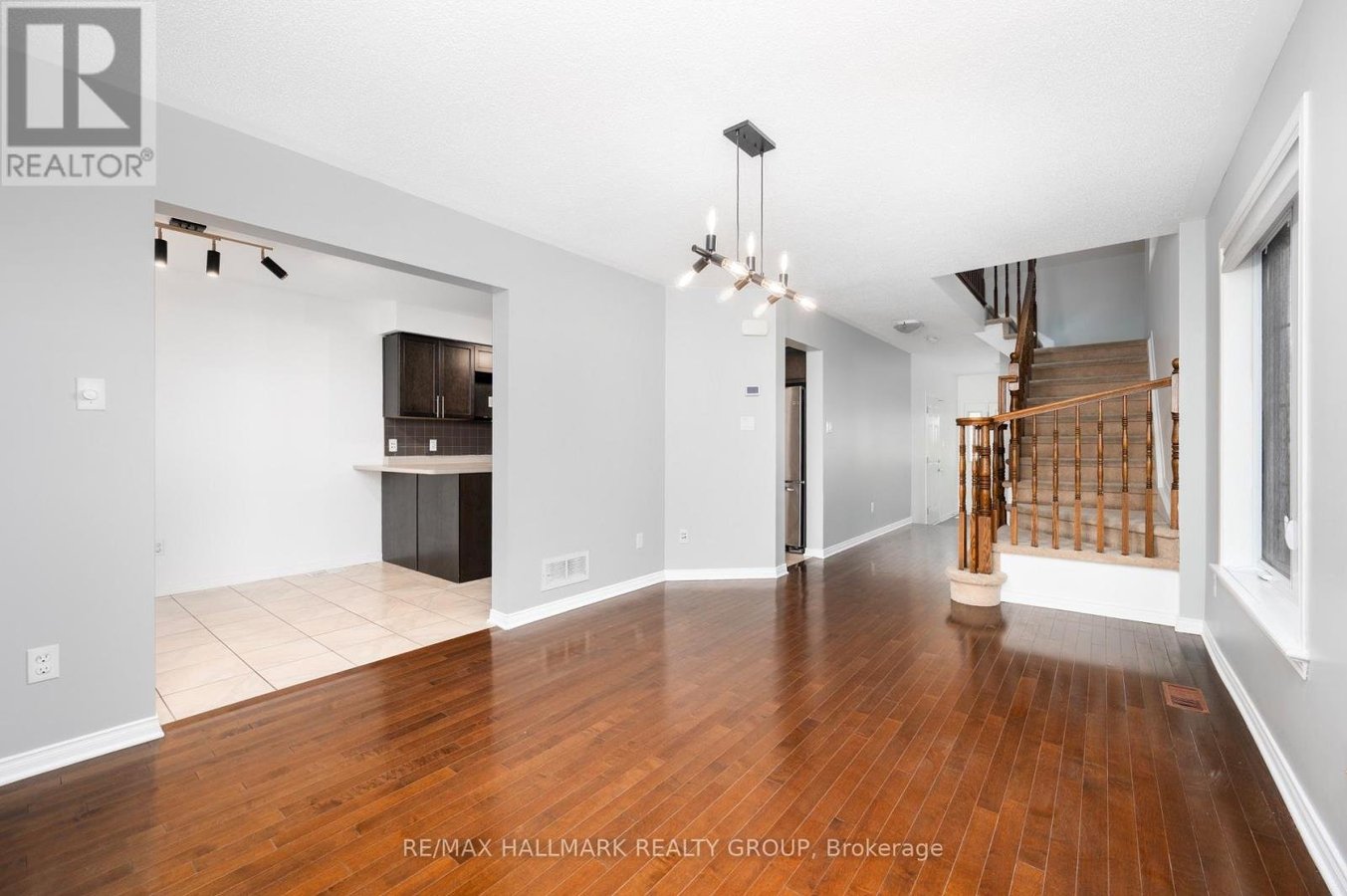 306 TABARET STREET - Photo 6