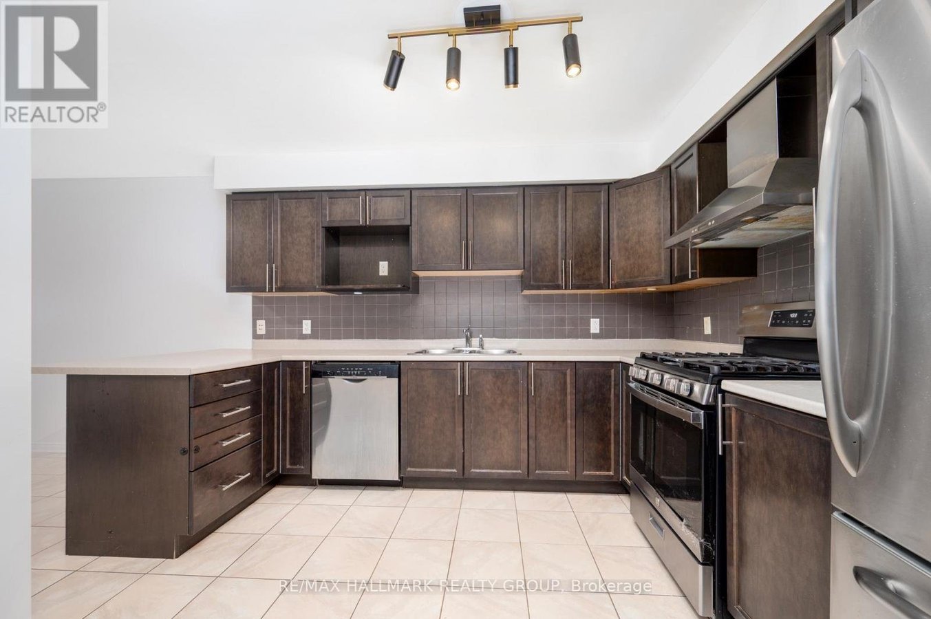 306 TABARET STREET - Photo 15