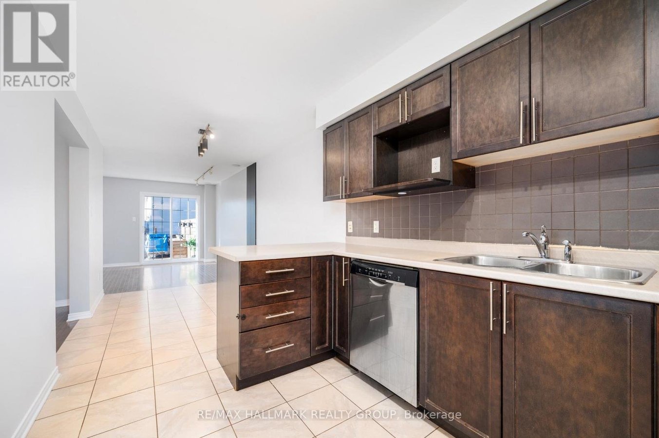 306 TABARET STREET - Photo 16