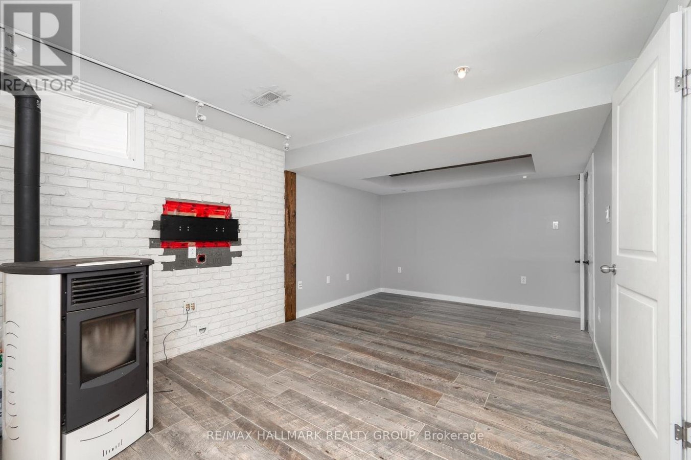 306 TABARET STREET - Photo 36