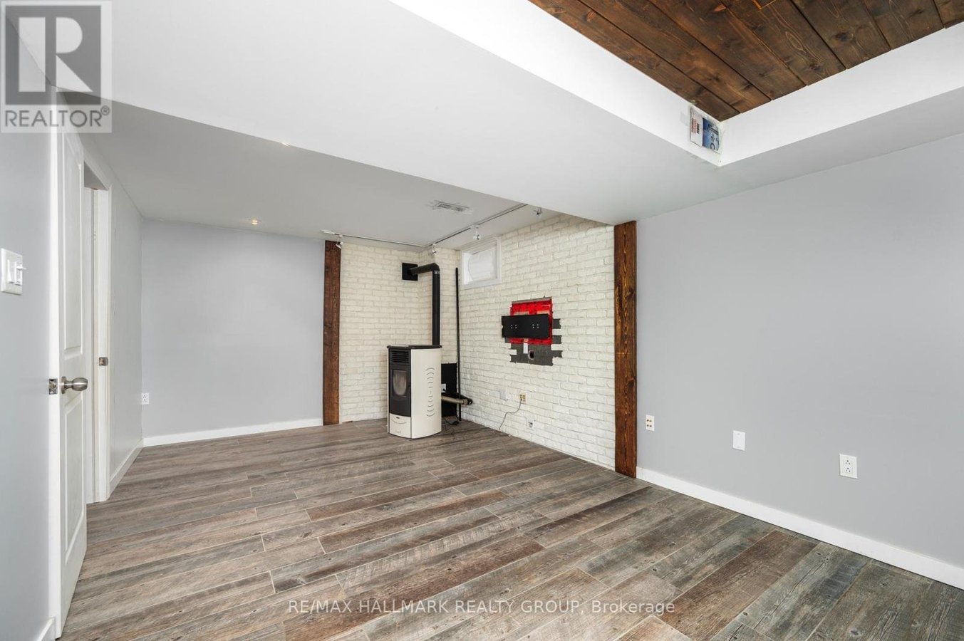 306 TABARET STREET - Photo 37