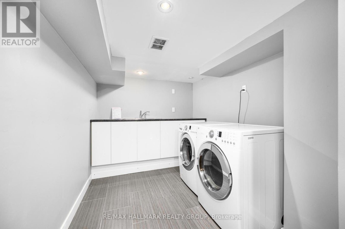306 TABARET STREET - Photo 40