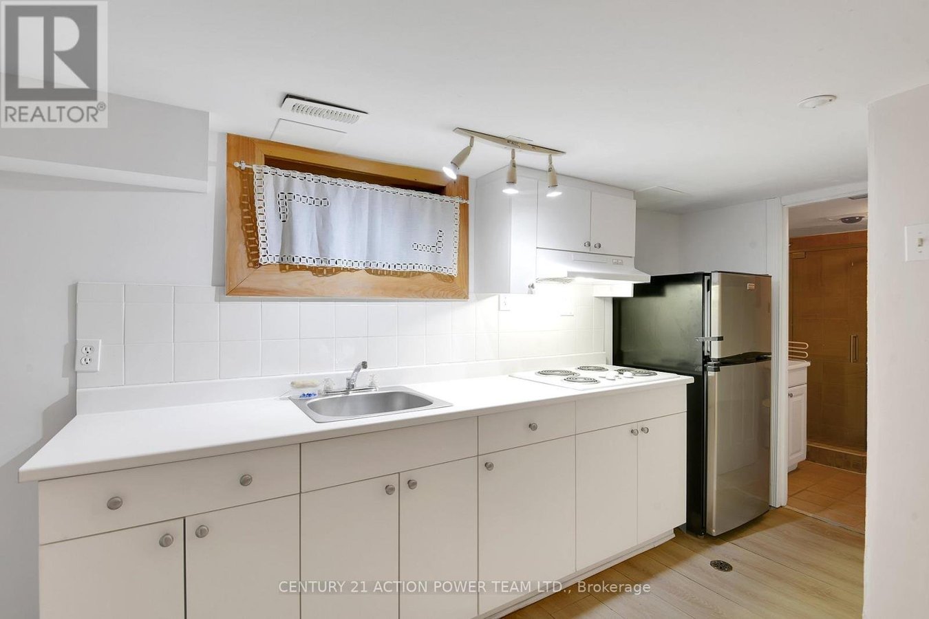58 VAUGHAN STREET - Photo 27